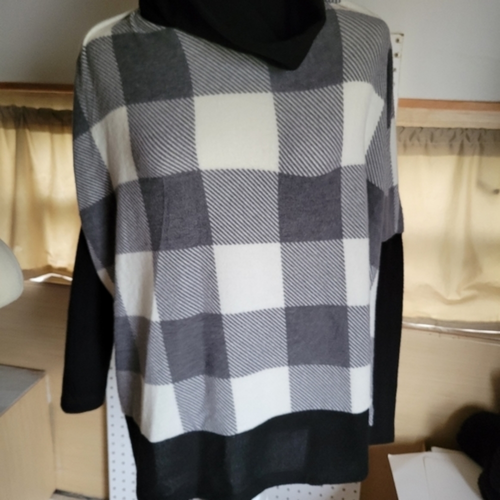 White‎ Birch Size S cowl neck sweater Buffalo plaid - Picture 3 of 6